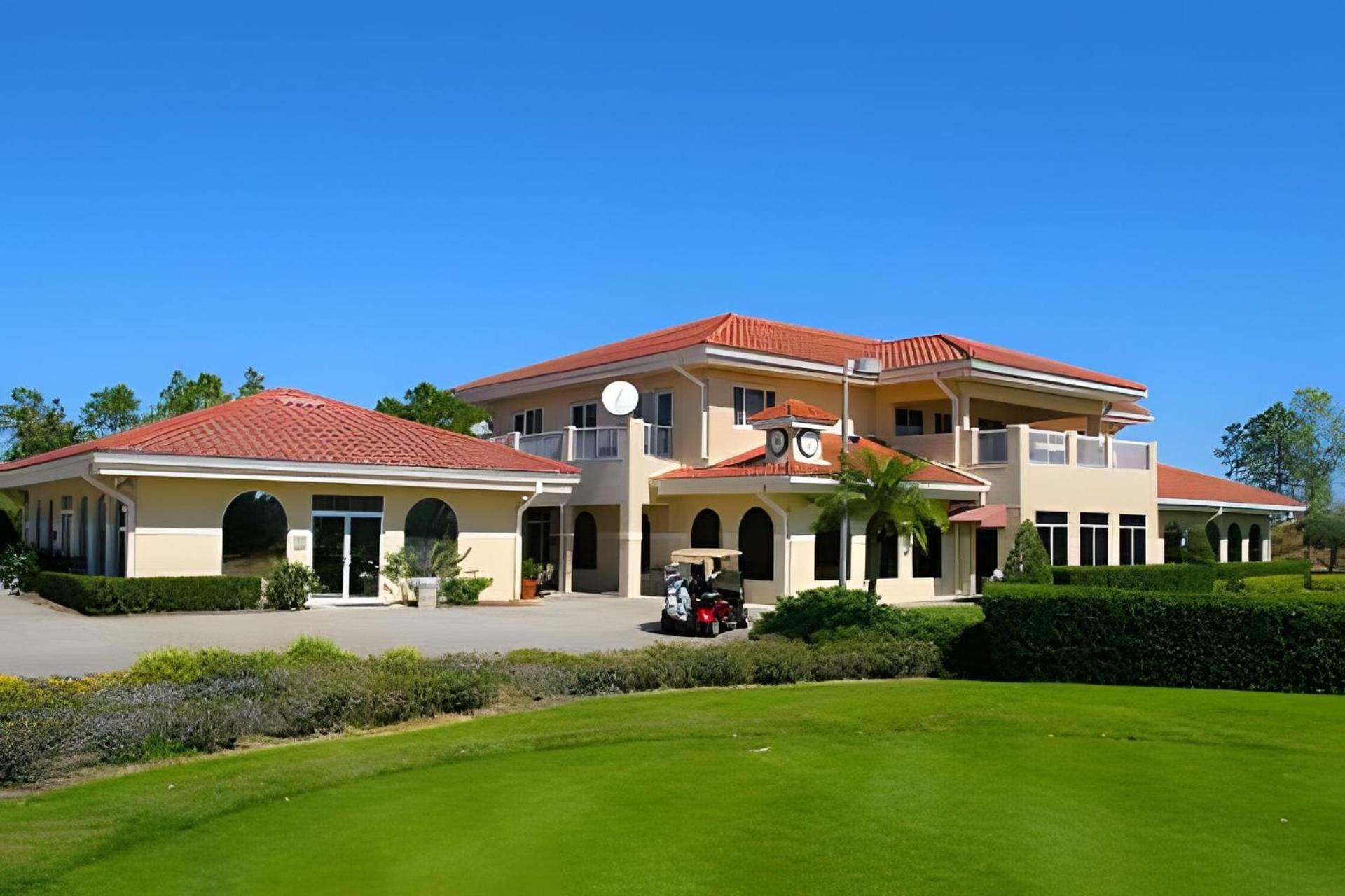 Quiet House With Pool On A Top Golf Course 海恩斯城 外观 照片